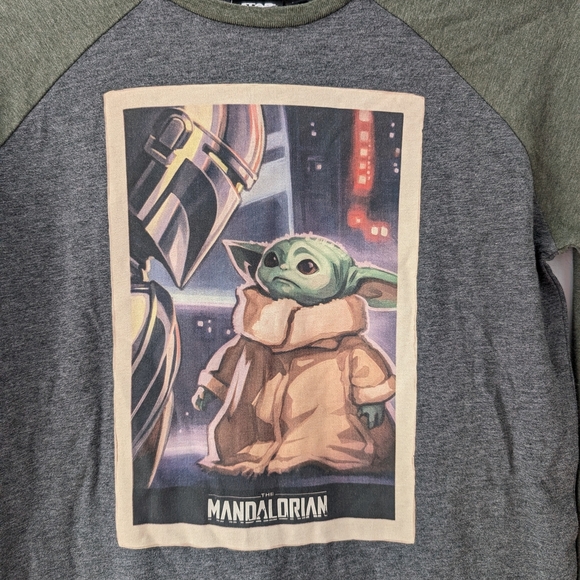 2/15$ Star Wars Mandalorian Yoda Kids Long Sleeve T-shirt ~ Size 10 - Picture 2 of 6